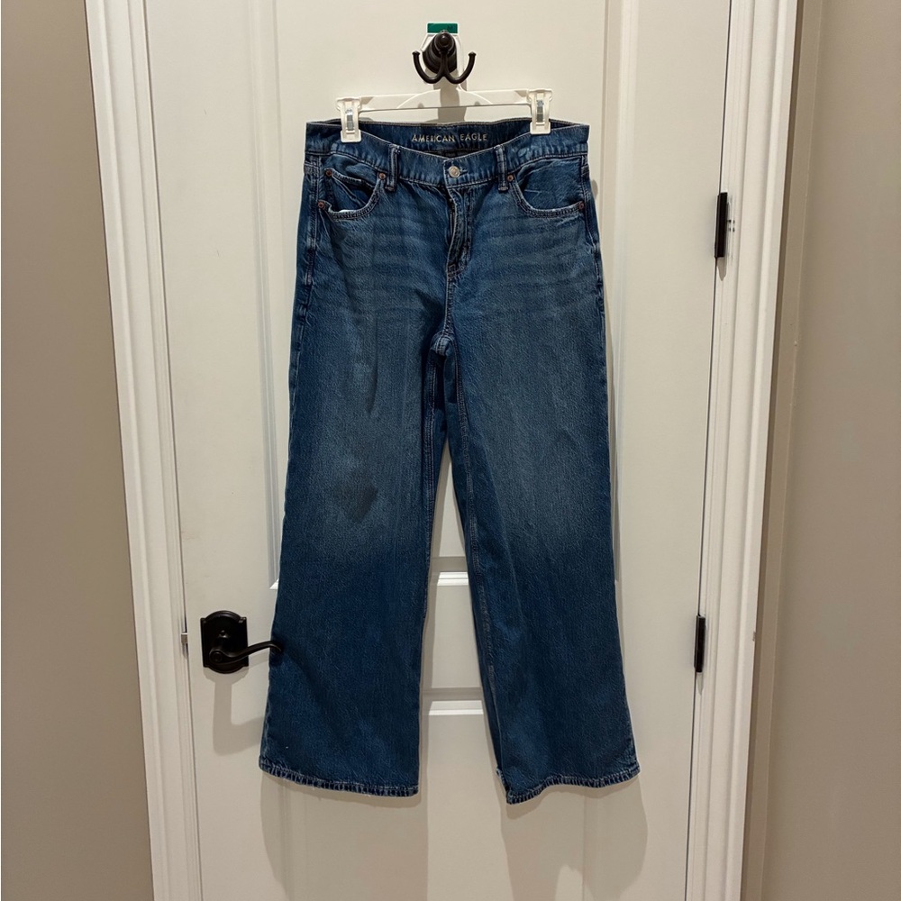 American Eagle Strigid Blue Jeans with wide leg.